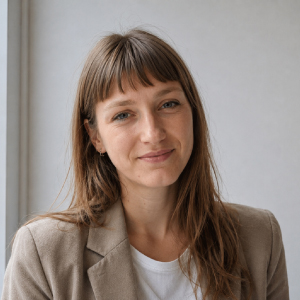 Élise Warnier, graphiste de l'agence digitale Defaweux
